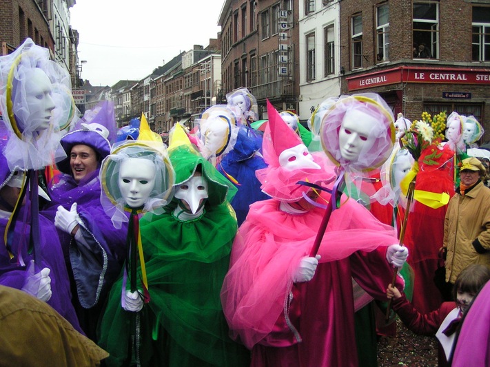binche carnival color