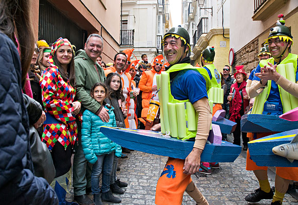 cadiz carnival boat
